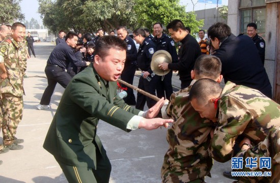 昨天我们报道了"在珠江勇救落水者的武警郑益龙的遗体已经被找到"的