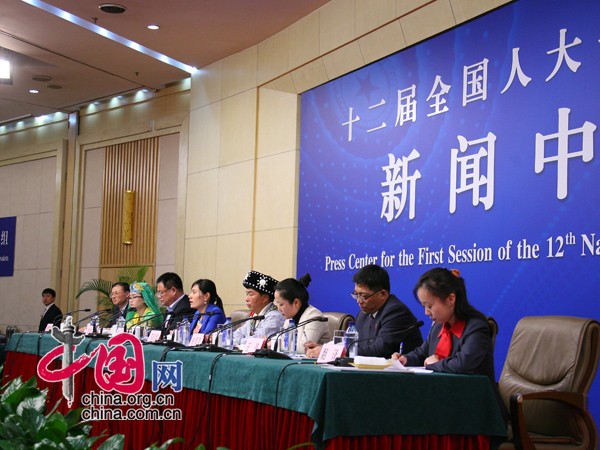 六位一线工人农民代表谈履职- 2013 两会 直播