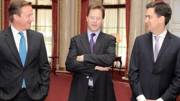 英国三大党派达成媒体监管协议