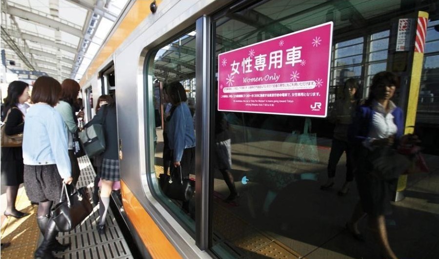 最新款老年人专用电车 00016c42b42312b4c04f30.jpg