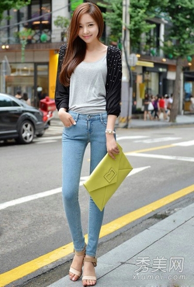 韩国最新春季街拍+<em>针织开衫配</em>裤装最流行