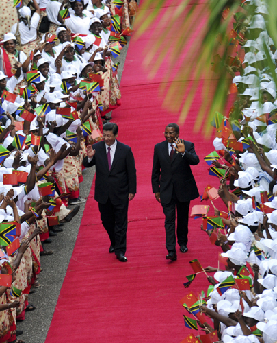 习近平同坦桑尼亚总统举行会谈