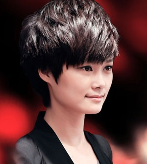 <em>陈鲁豫</em>小s唐嫣细数那些<em>发型</em>万年如一的明星(图