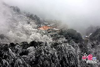 4月6日，在安徽黄山风景区拍摄的美丽雪景。摄影：施广德/中国网图片库