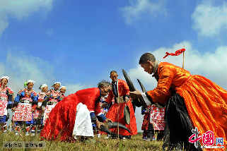 贵州苗族祭牛仪式。中国网图片库 彭年 摄