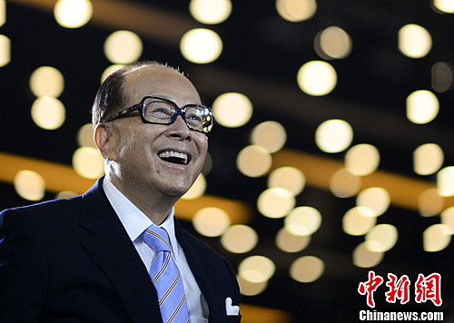 李嘉诚连续第15年蝉联华人首富