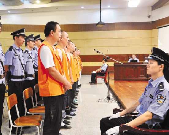 图为庭审现场。 图为庭审现场。