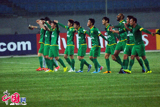 图为国安欢庆胜利。中国网记者 寇莱昂 摄