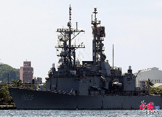 2013年5月14日，台湾海军纪德级飞弹驱逐舰编号1805“马公舰”停在海军旗津码头，下午将出港，前往台菲重叠海域进行海空联合操演。 图片来源：CFP