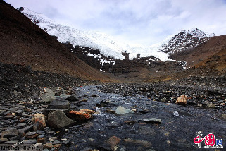 卡若拉冰川。 中国网记者　杨佳　摄影