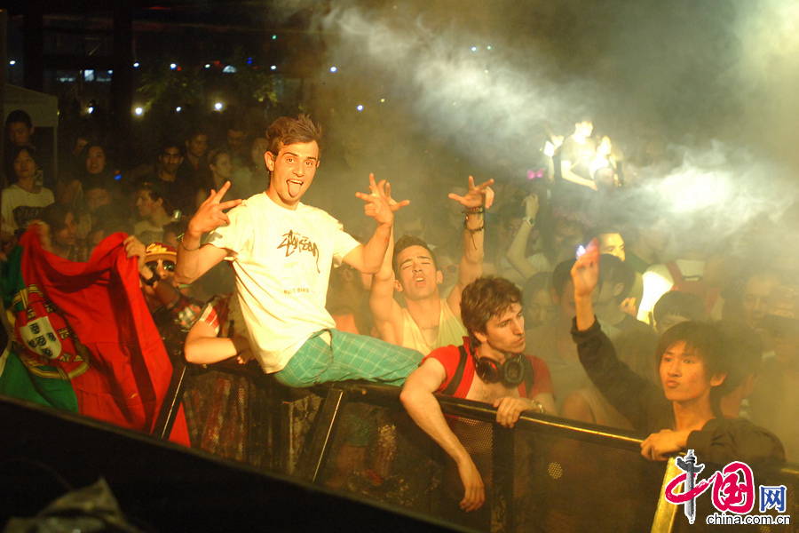 中外乐迷首钢欢聚第五届intro北京电子音乐节组图