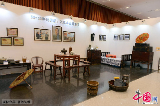 圖為重慶大劇院展出的50-60年代家庭佈置及用品。中國網圖片庫 周會/攝