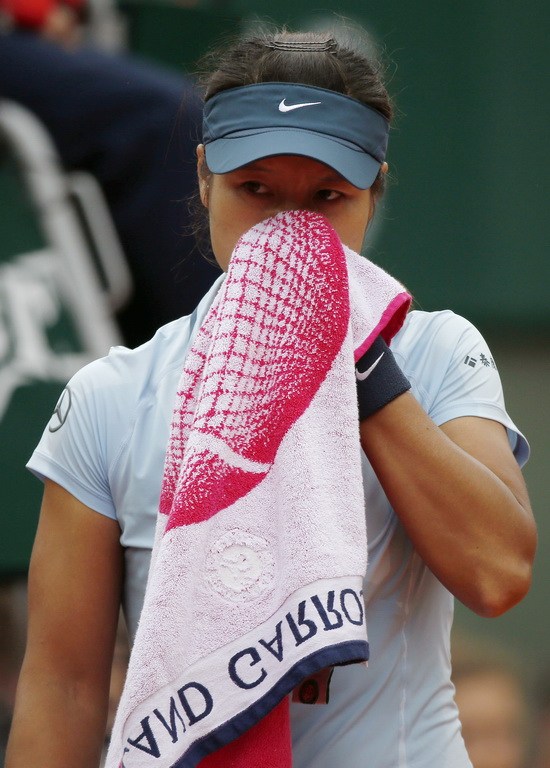 李娜止步法网第二轮 赛后采访引发热议