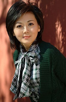 何炅老婆_何炅一年收入