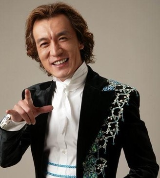 何炅老婆_何炅一年收入