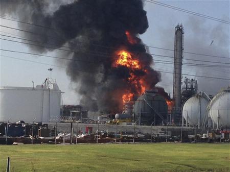 美国路易斯安那州一化工厂爆炸致1人死亡