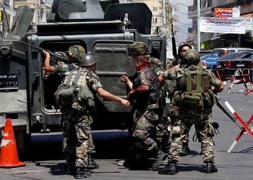 南部城市赛达的一个检查站当天遭到黎巴嫩逊尼派激进派别萨拉菲派武装