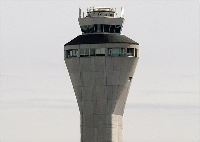 韩亚航空飞行员称信号不畅 听不清塔台指令