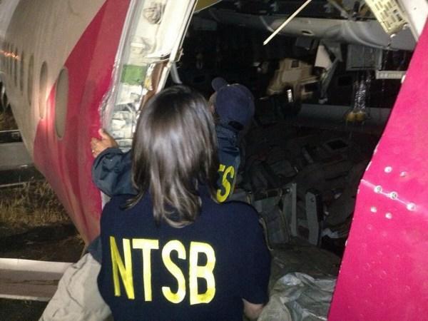 美国：韩亚航空客机失事·路透社——遇难女孩或被救援车辆碾轧