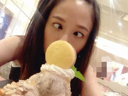 明星私照搞怪逆天 赵丽颖晒脚丫陈乔恩瞪斗鸡眼