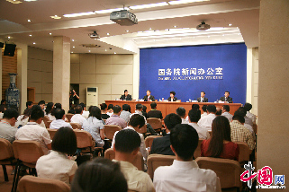 7月17日，國新辦就寧夏經濟社會發展暨中阿經貿合作有關情況舉行發佈會，圖為新聞發佈會現場。 中國網記者 李佳攝影