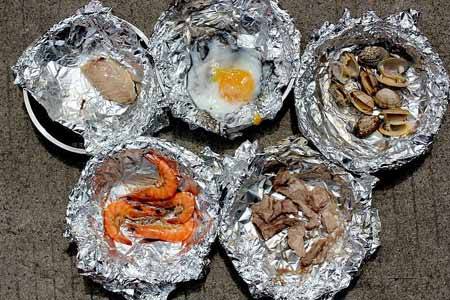 高温下汽车成烤箱 牛肉大虾被烤熟