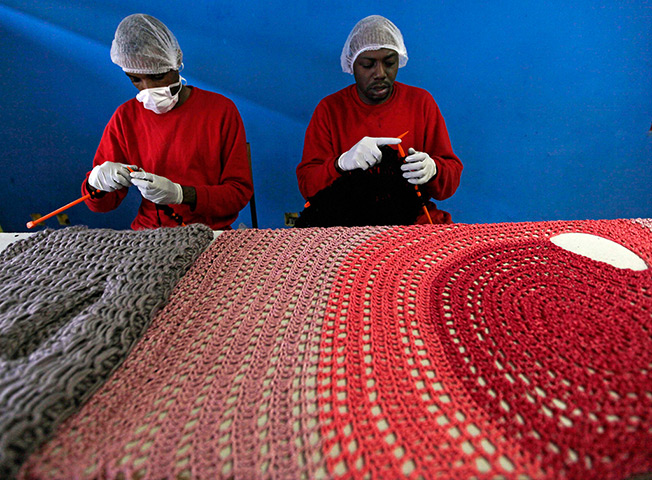     据英国《每日邮报》报道,一个时尚品牌与监狱的合作为巴西