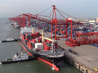海关总署:七月外贸进出口同比增长7.8%
