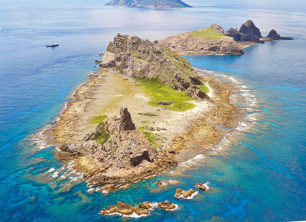 日本右翼團體非法進入釣魚島海域