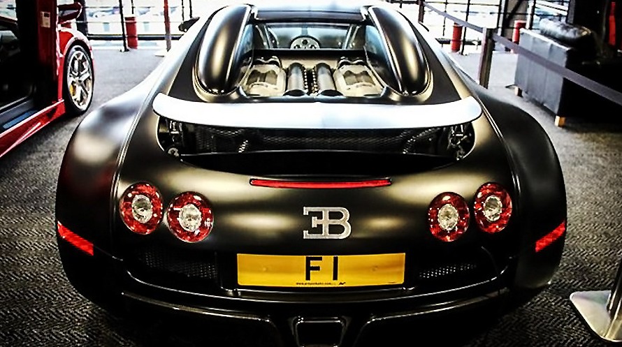 英男子豪车挂牌F1 超酷车牌价值6千万