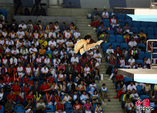 中国网沈阳9月1日讯 (记者 董宁)今日全运会跳水项目完美收官，来自四川的运动员邱波夺得男子十米跳台冠军。让我们来一起欣赏比赛中的精彩瞬间。中国网 董宁/摄