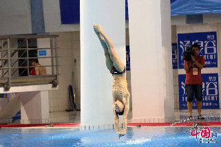 中国网沈阳9月1日讯 (记者 董宁)今日全运会跳水项目完美收官，来自四川的运动员邱波夺得男子十米跳台冠军。让我们来一起欣赏比赛中的精彩瞬间。中国网 董宁/摄
