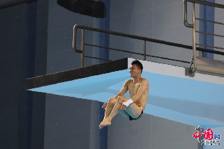 中国网沈阳9月1日讯 (记者 董宁)今日全运会跳水项目完美收官，来自四川的运动员邱波夺得男子十米跳台冠军。让我们来一起欣赏比赛中的精彩瞬间。中国网 董宁/摄