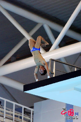 中国网沈阳9月1日讯 (记者 董宁)今日全运会跳水项目完美收官，来自四川的运动员邱波夺得男子十米跳台冠军。让我们来一起欣赏比赛中的精彩瞬间。中国网 董宁/摄