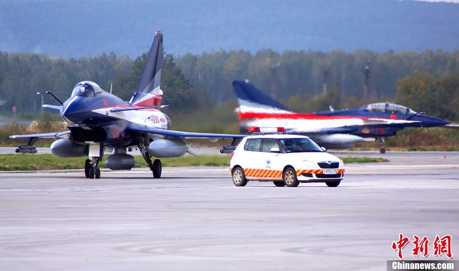 中国空军八一飞行表演队离开莫斯科回国