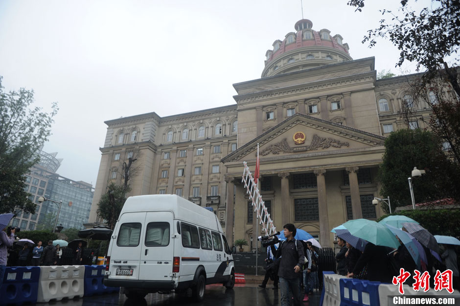 雷政富涉嫌受賄案今日二審開庭 一審獲刑13年