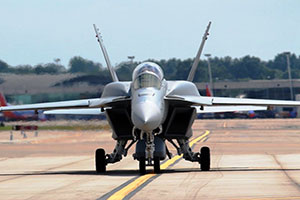 “沉默蜂”问世？最新F-18用上封闭武器舱