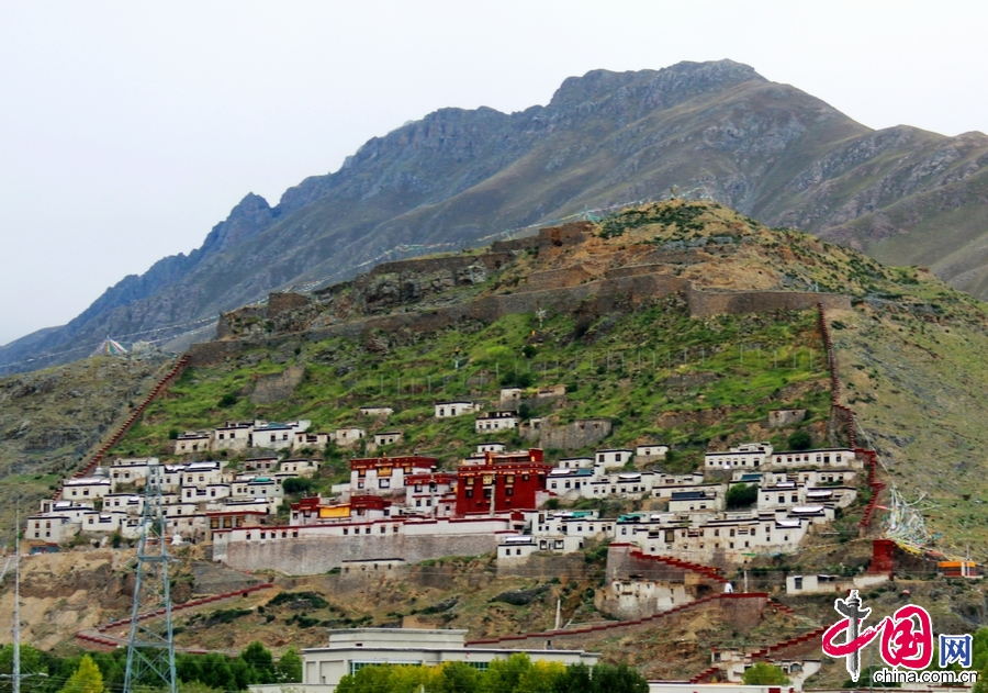 图为南木林县城山上的一处藏庙。 中国网记者 宗超摄影