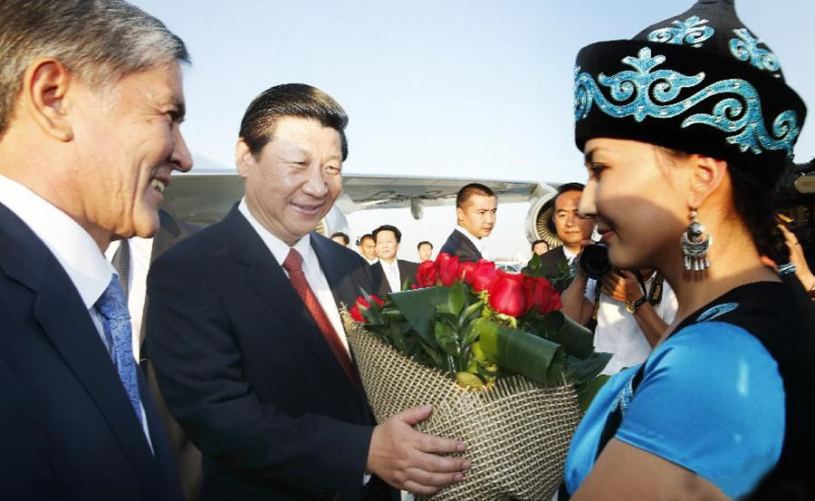 习近平访问吉尔吉斯斯坦并出席上海合作组织峰会