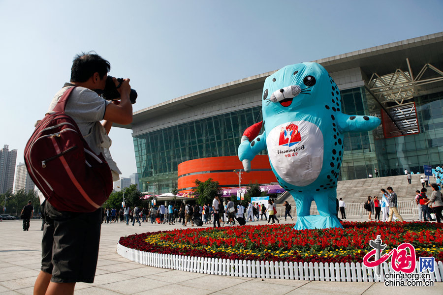 12日下午16时全运会闭幕式将在沈阳市省体育训练基地综合训练馆举行，媒体记者陆续到达