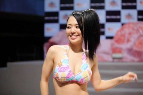 苍井空教师节晒制服诱惑