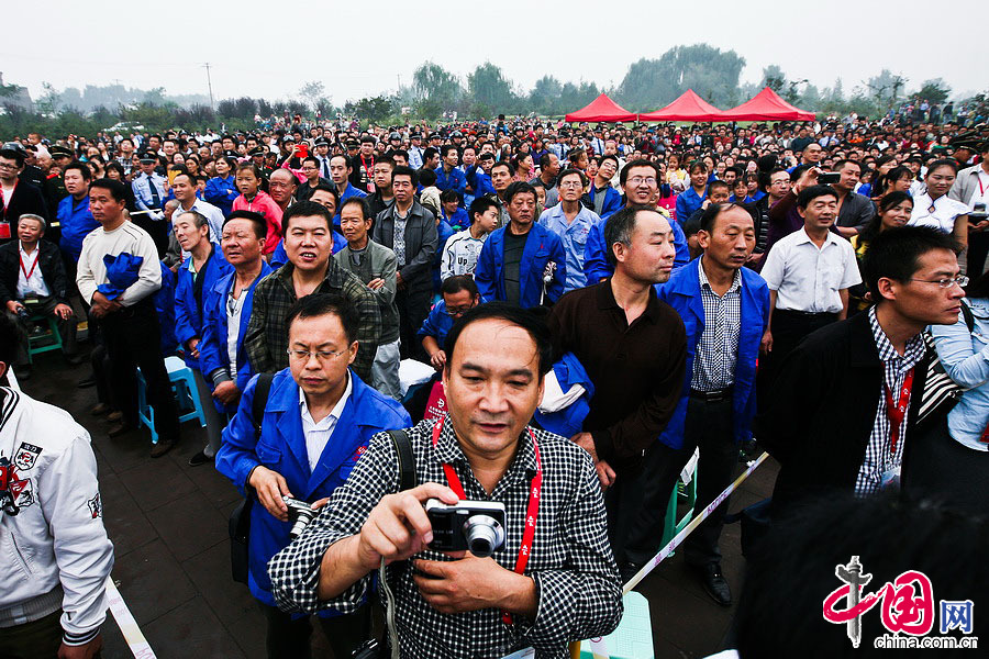 開幕式現場熱情的平遙當地居民。中國網記者 鄭亮攝