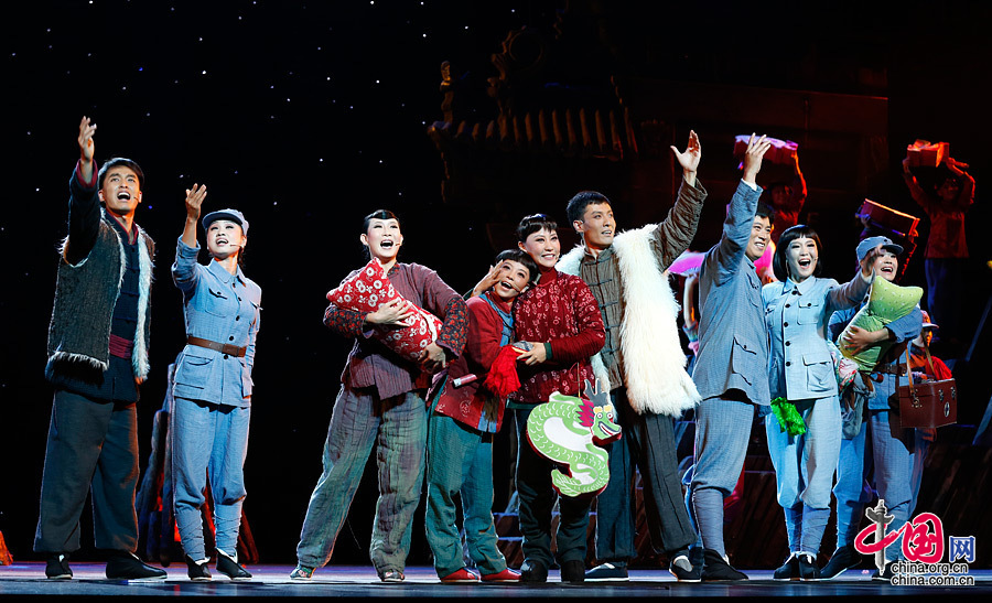 近千观众观看《太行奶娘》北京首演 当地演员感人落泪[组图]