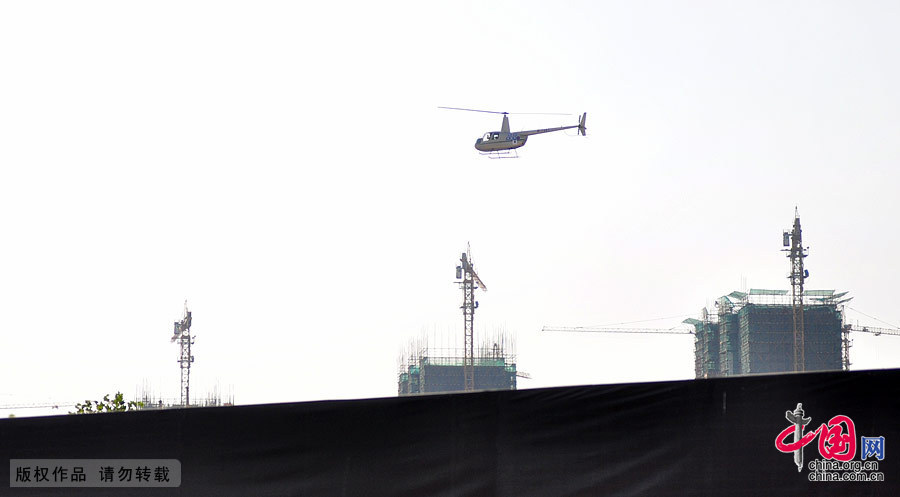 中秋節最牛“房事”：南京房交會用直升機載著市民去看房[組圖]