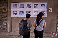 棉织厂展区内的国内摄影作品展区。中国网记者 郑亮/摄