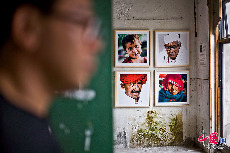 棉织厂展区主题影展《印度街头的肖像》 中国网记者 郑亮/摄