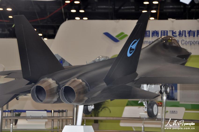 中國先進戰鬥機概念模型首次亮相北京航展