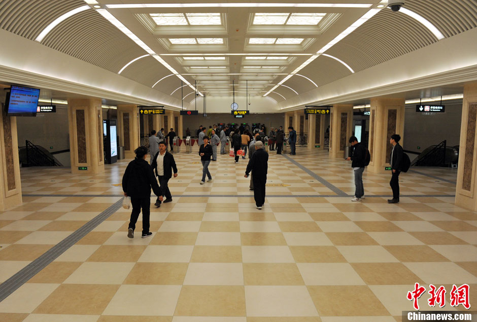 哈尔滨地铁1号线试运营 成中国首条高寒地铁