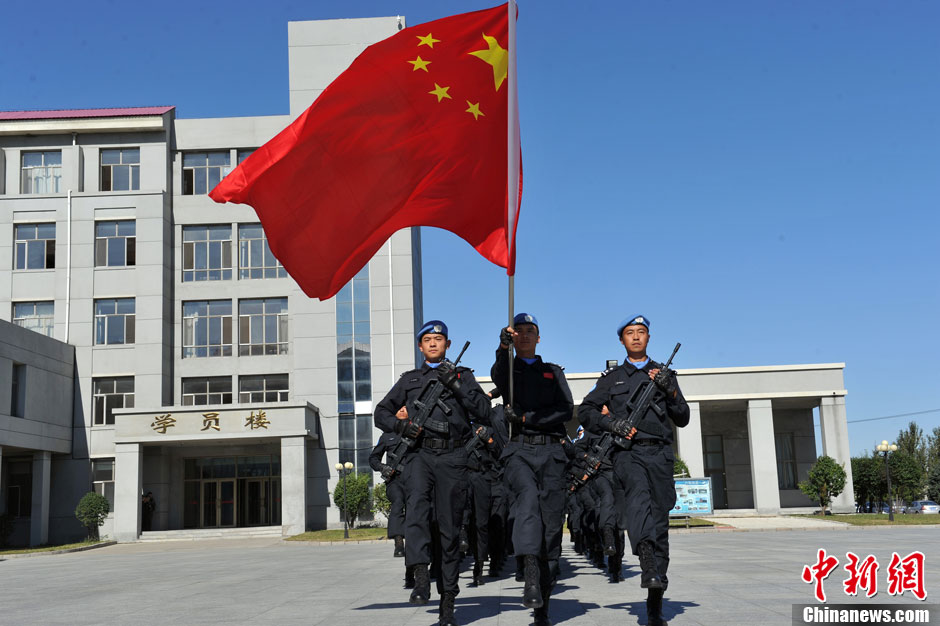 中国首支赴利比里亚维和警察防暴队先遣队即将启程