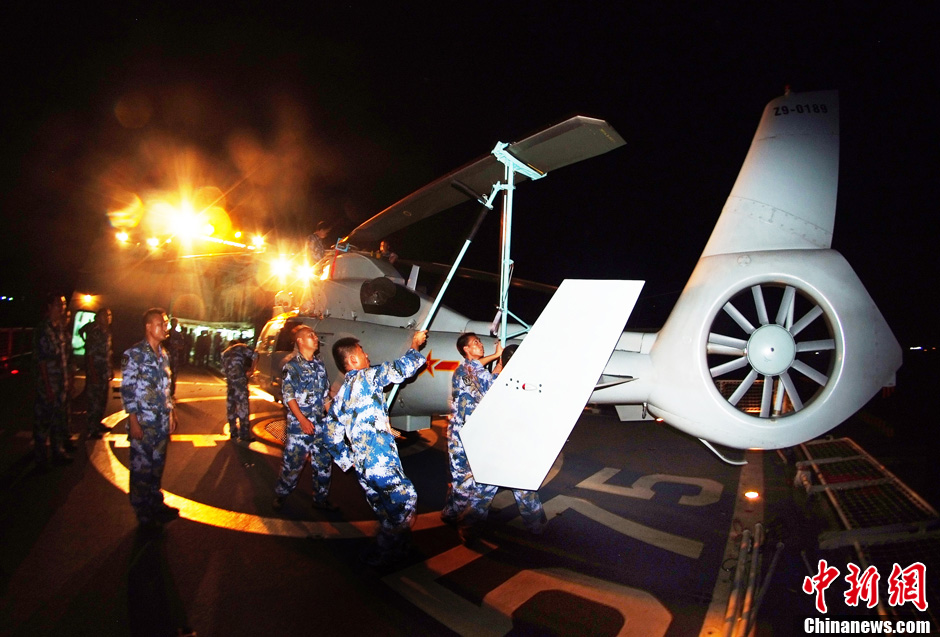 10月3日，中國海軍和平方舟號醫院船在西沙海域開展立體搜救。9月29日，第21號強颱風“蝴蝶”正面襲擊西沙群島，造成數十艘漁船擱淺傾覆，部分漁民落水失蹤。